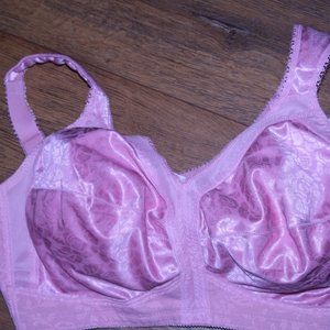 Playtex intimates 18hr Bra size 40DD baby pink